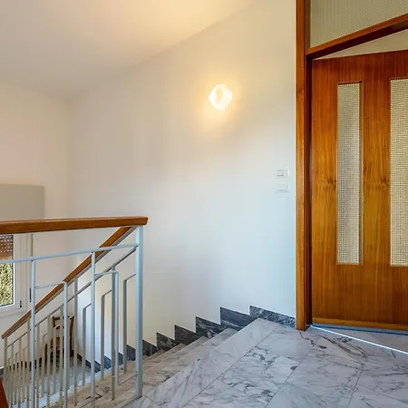 Bassinel 2 Apartment